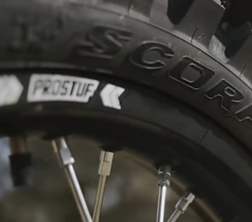 Prostuf, partenaire de Créations MX Factory. Boutique en ligne de pièces et accessoires pour motos et quads