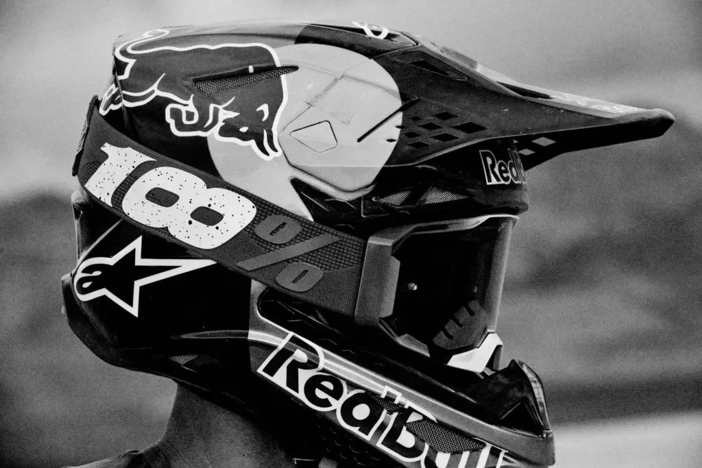 Pièces détachées pour motocross, Créations MX Factory, c'est la boutique en ligne pour vos accessoires motocross et quads - Creations Mx Factory Le casque de motocross : protection vitale et obligatoire