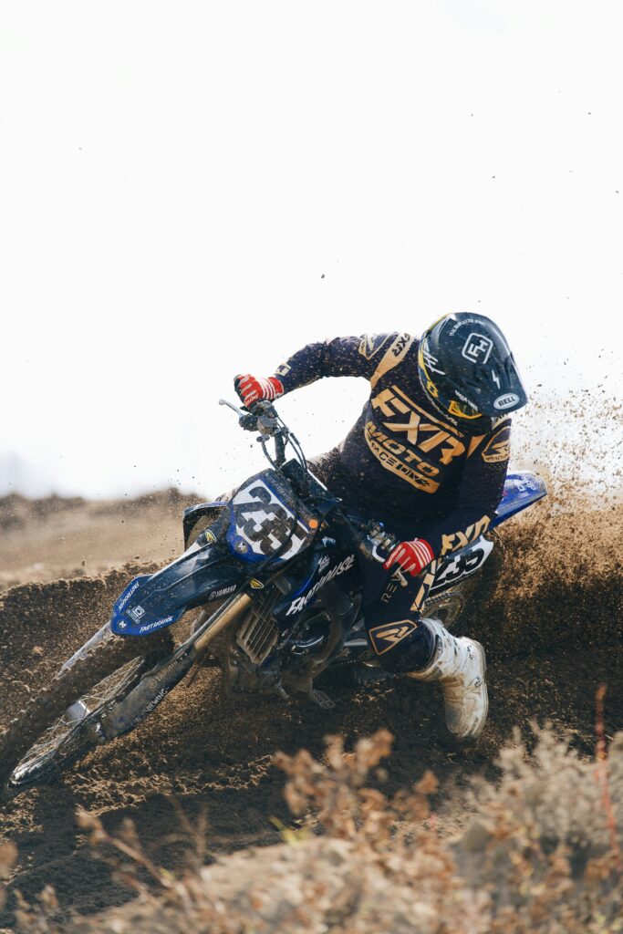 Comment bien choisir son guidon de motocross pour limiter le mal de bras ? Le guide complet ! - Creations Mx Factory Comment bien choisir son guidon de motocross pour limiter le mal de bras ? Le guide complet !