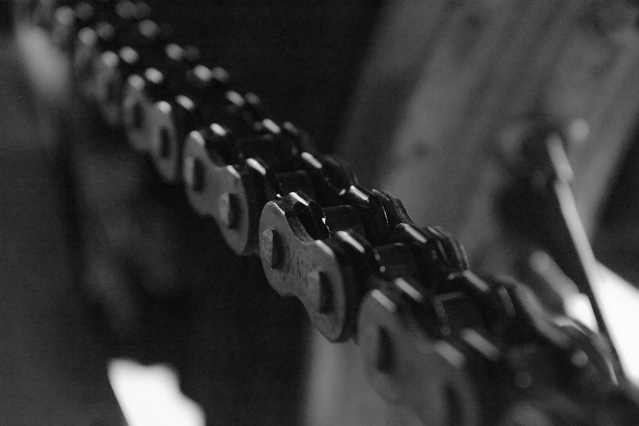 Changer son kit chaîne de motocross : guide simple et rapide - Créations MX Factory - Creations Mx Factory Changer son kit chaîne de motocross : guide simple et rapide - Créations MX Factory