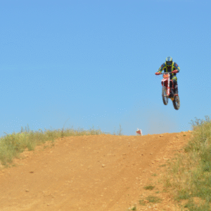 Sauter une table en motocross : la méthode sûre et efficace