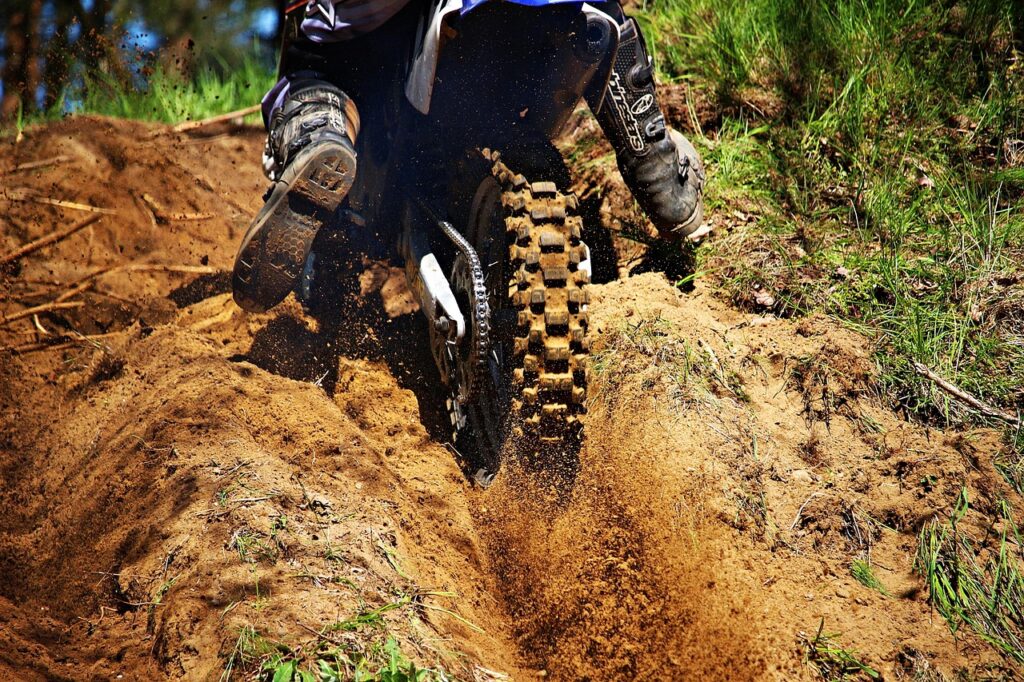 Sortie Enduro : La Checklist Ultime pour Rouler l’Esprit Libre - Creations Mx Factory Sortie Enduro : La Checklist Ultime pour Rouler l’Esprit Libre