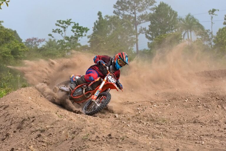 Motocross : Deviens le pilote que tu rêves d’être !
