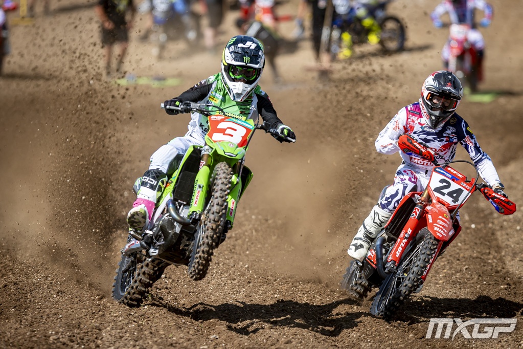 Tours, Temps, Drapeau à Damier : Comment Se Termine une Manche en Motocross ? - Creations Mx Factory Tours, Temps, Drapeau à Damier : Comment Se Termine une Manche en Motocross ?