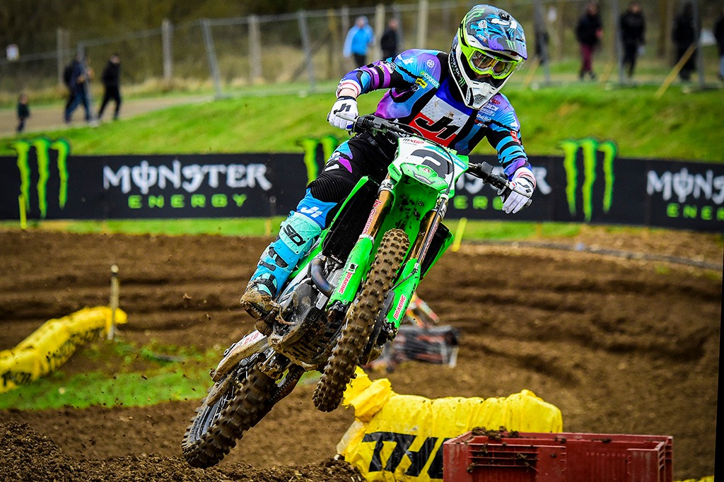 Tours, Temps, Drapeau à Damier : Comment Se Termine une Manche en Motocross ?