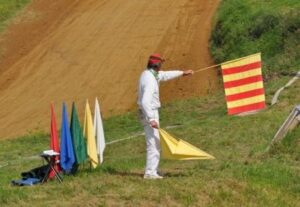 Commissaire Sportif : Garant de l’Équité en Course Moto