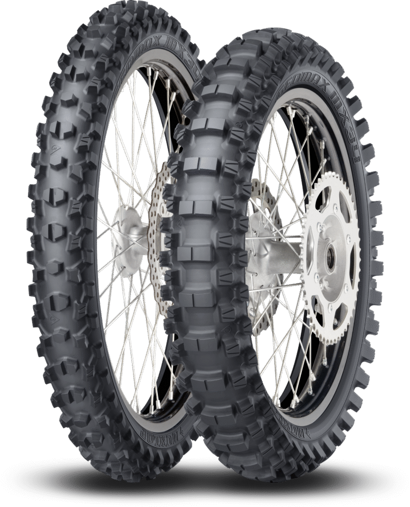 dunlop-geomax-mx34-100-90-19-57m-tt-arriere.jpg - Creations Mx Factory Pneu arrière Dunlop Geomax MX34 100/90-19 57M TT – performance et motricité en motocross