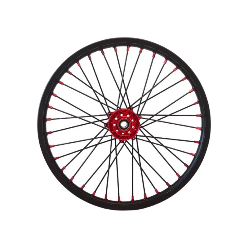 NRTeam – Roue Complète Avant 21x1.60 Rouge Honda CRF 450 R 2002-2026 - Creations Mx Factory La roue avant NRTeam 21x1.60 rouge pour Honda CRF 450 R 2002-2026 associe une jante GLM aluminium 7050 noire, un moyeu aluminium anodisé rouge, des rayons inox noirs et des nipples Ergal. Livrée complète avec roulements, entretoises et bande de protection pour nipples, prête à être installée.